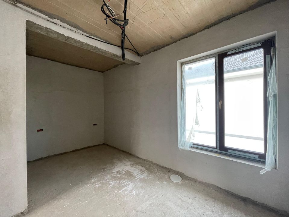 Duplex 5 camere despartit prin garaj - Mosnita Noua – fotografia 7 din 12