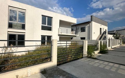 Duplex P+1 de vânzare în Mamaia Sat – 2 dormitoare, birou, terasă acoperită