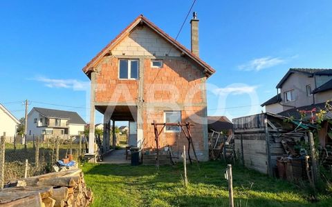 Casa individuala 4 camere cu curte de 550 mp 2 bai Cristian Sibiu