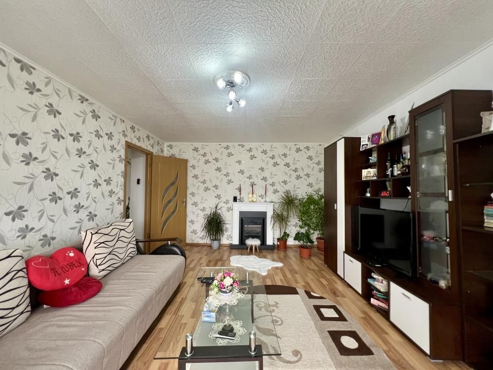 Apartament 4 camere, decomandat, 92 mp utili - zona Chisoda – fotografia 1 din 12