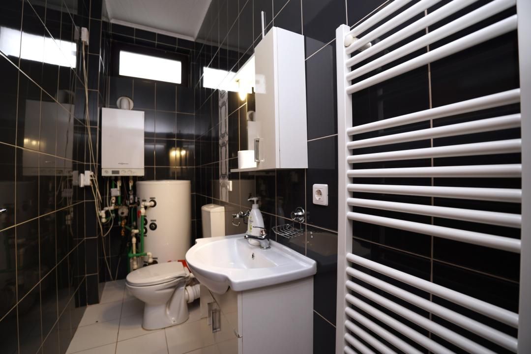 Inchiriere Vila |  Vitan Mall - Dristor | 7 Camere P+2+Curte+Parcare – fotografia 13 din 18