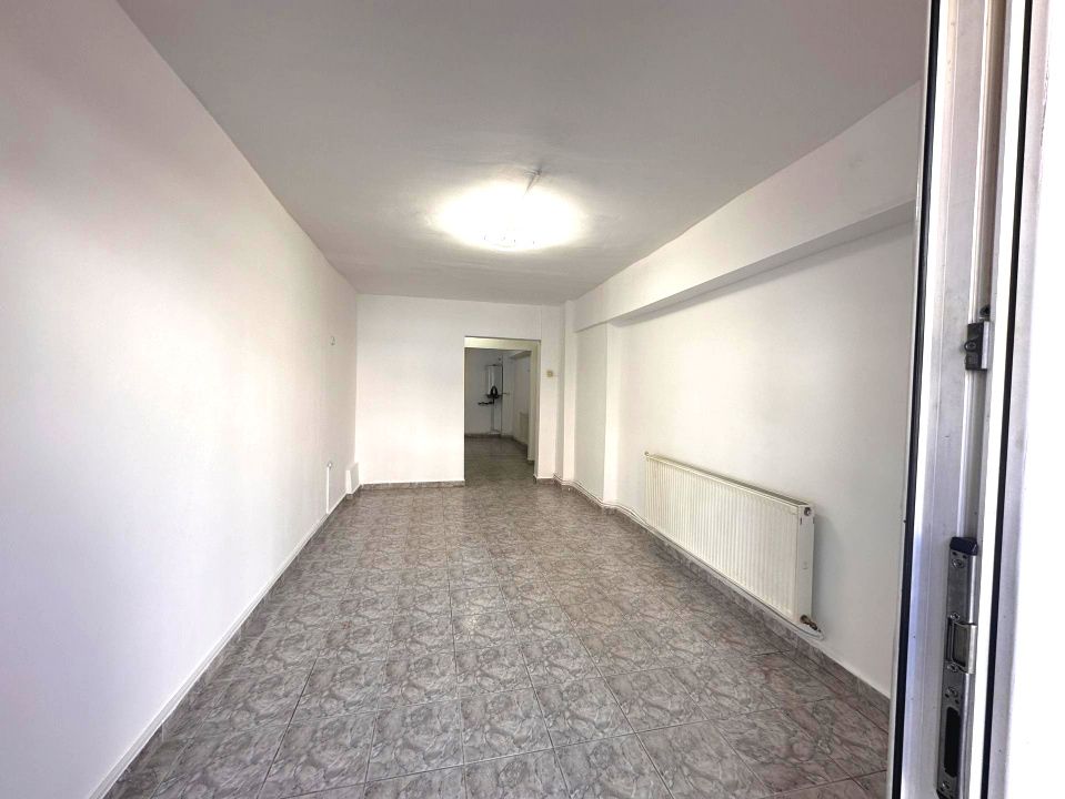 INCHIRIERE Spatiu Comercial CETATE Bulevard 34 mp. Centrala Termopane Contoare – fotografia 18 din 25
