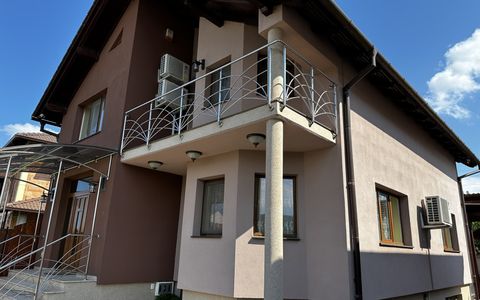 Casa D+P+M cu garaj teren 400 mp finisata utilata mobilata asfal CETATE Giro