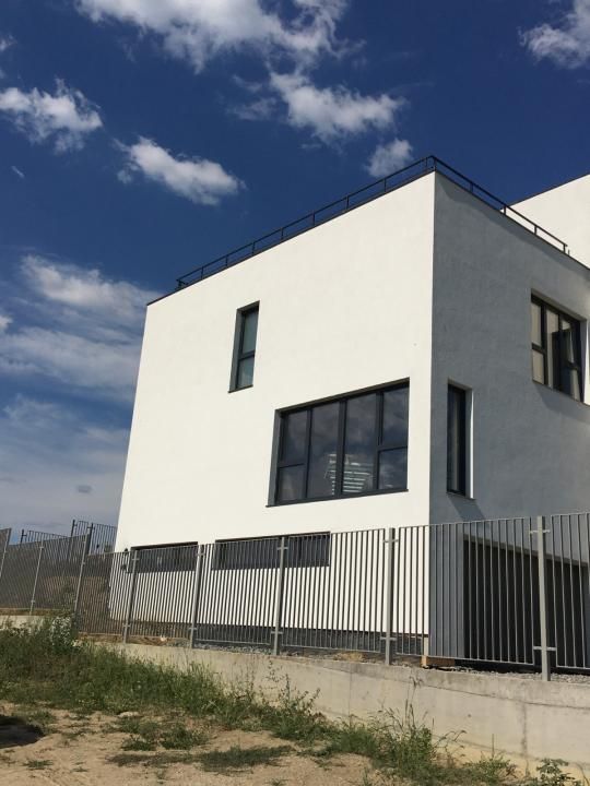 Casă individuală premium, 298 mp utili, teren 470 mp, terasă panoramică | Dezmir – fotografia 3 din 11