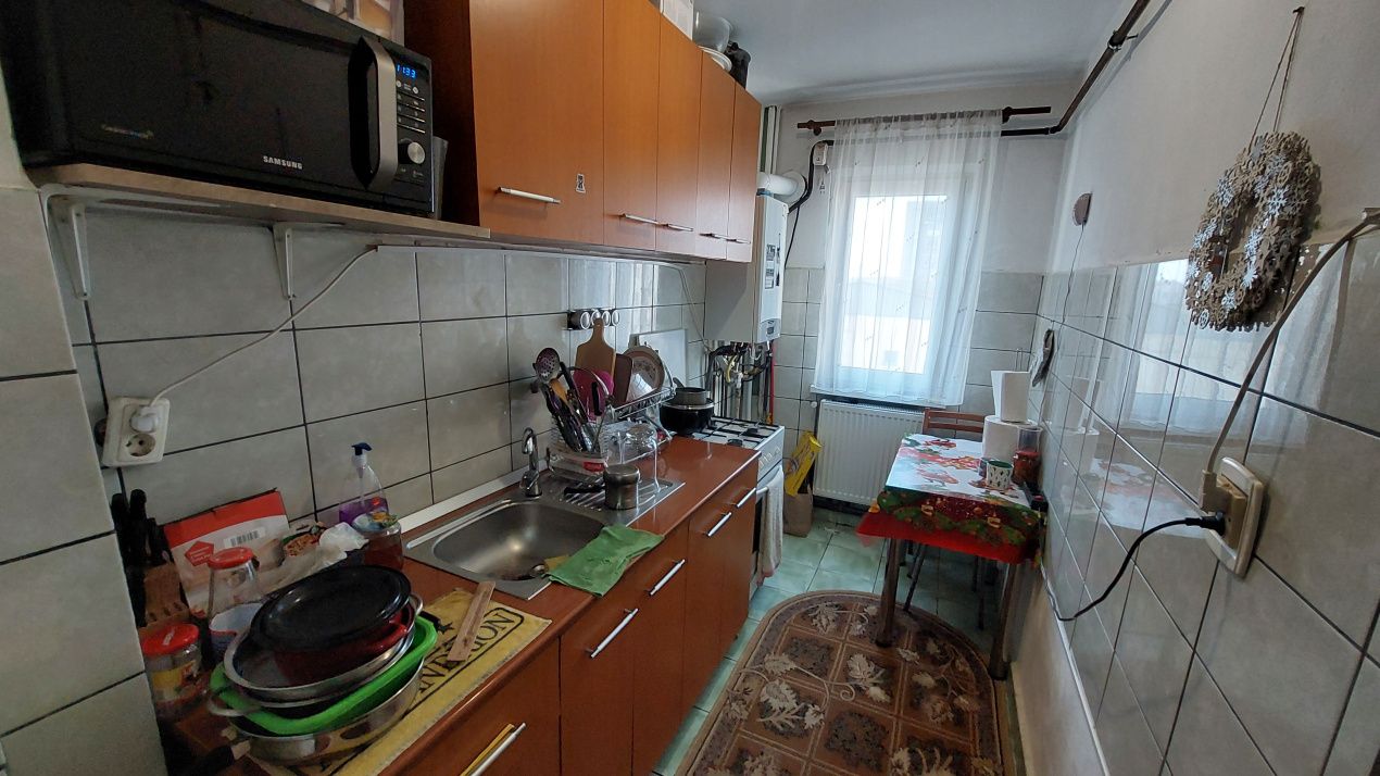 Apartament trei camere semidecomandat, etajul 5, Craiovita zona Niella – fotografia 5 din 7