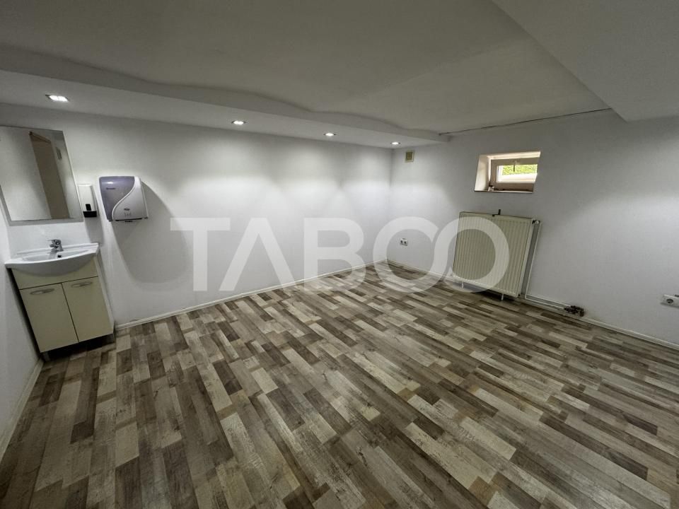 Spatiu comercial de inchiriat cu 4 camere 85 mpu Central Sibiu – fotografia 3 din 12