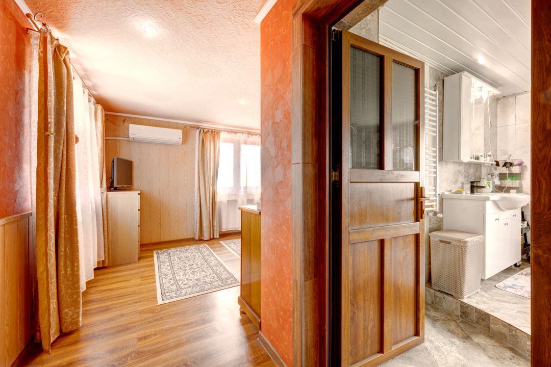 Afumați – Trandafirului, casă cărămidă 6 camere, teren 750 mp, 2 garaje – fotografia 16 din 19