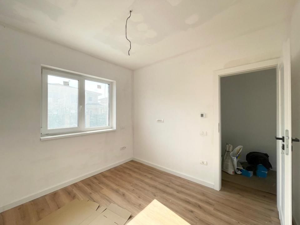 Duplex cu 5 camere separat prin camera tehnica - Mosnita Noua – fotografia 6 din 14