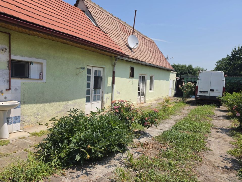 Casa la tara, Apoldul de Sus, 4 camere dormitoare, anexe, pivnita, teren 1200 mp – fotografia 11 din 43