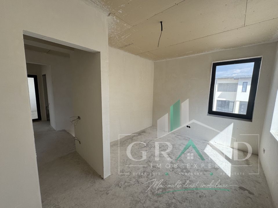 OPORTUNITATE! Casă individuală | 4 camere | 3 băi | Garaj | Teren 450 mp| Dezmir – fotografia 4 din 22