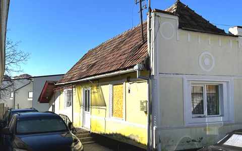 Casa Vanzare Centru Ultracentral 110 mp cu 581 Mp Teren Utilitati Asfalt