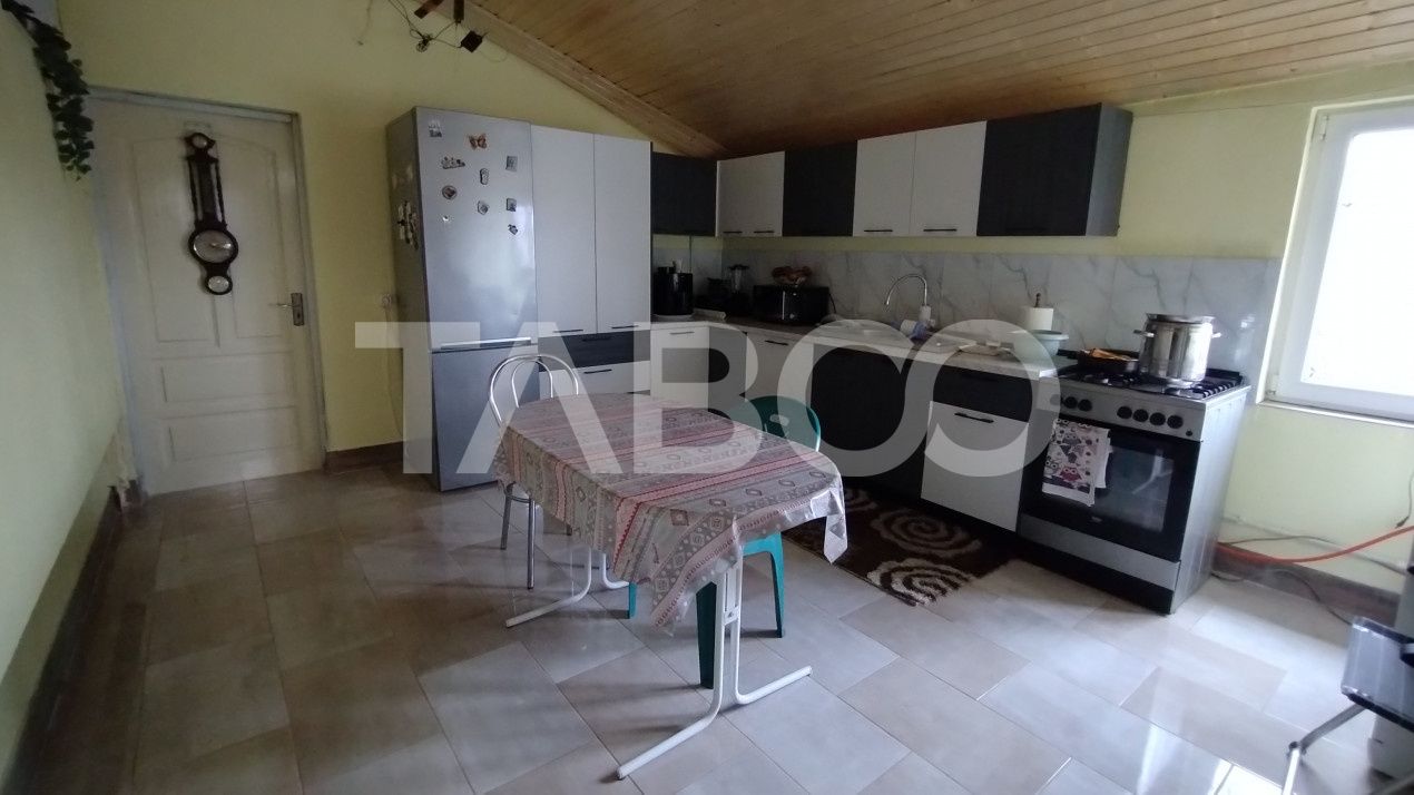 Afacere si locuinta cu teren de 1450 mp de vanzare in Rausor – fotografia 11 din 24