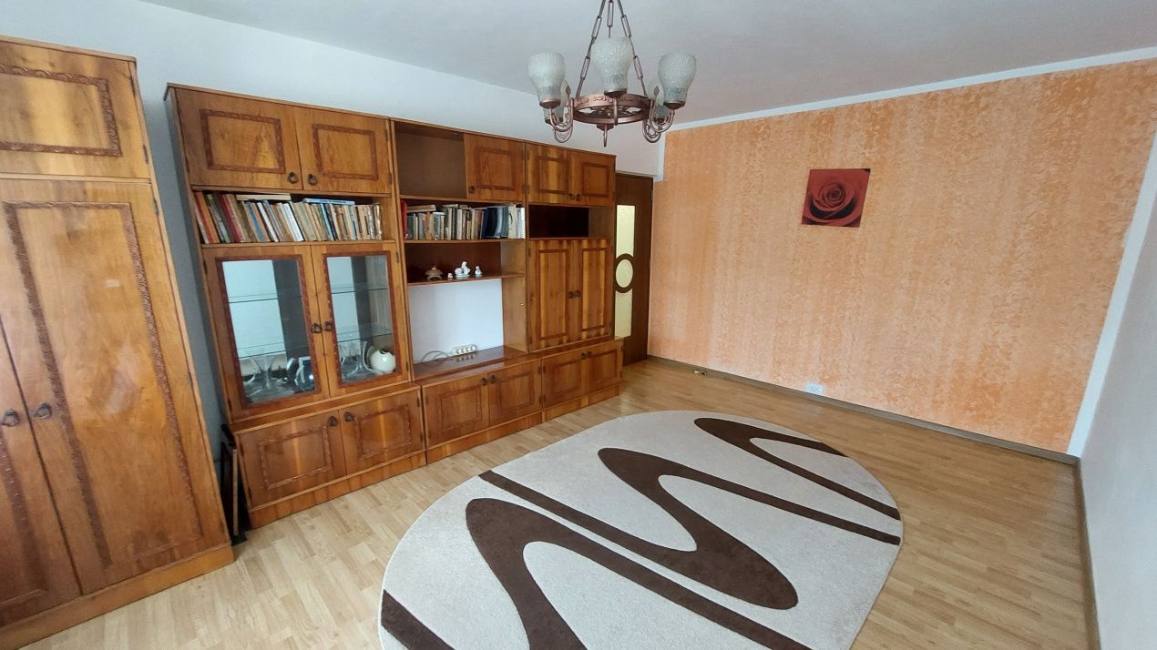Apartament 3 camere decomandat, 71 mp, etajul 3, Rovine zona Parculet – fotografia 1 din 7