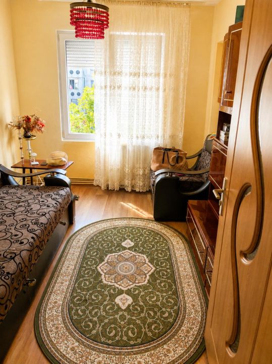 Apartament cu 4 camere de vânzare -Reghin -Făgărașului etaj 2 – fotografia 4 din 10