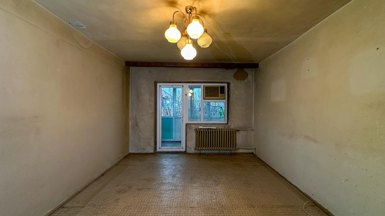Apartament cu 4 camere | 81,5 mp | 2 bai | 2 Balcoane | Dunavat 14 | De Renovat – fotografia 5 din 7