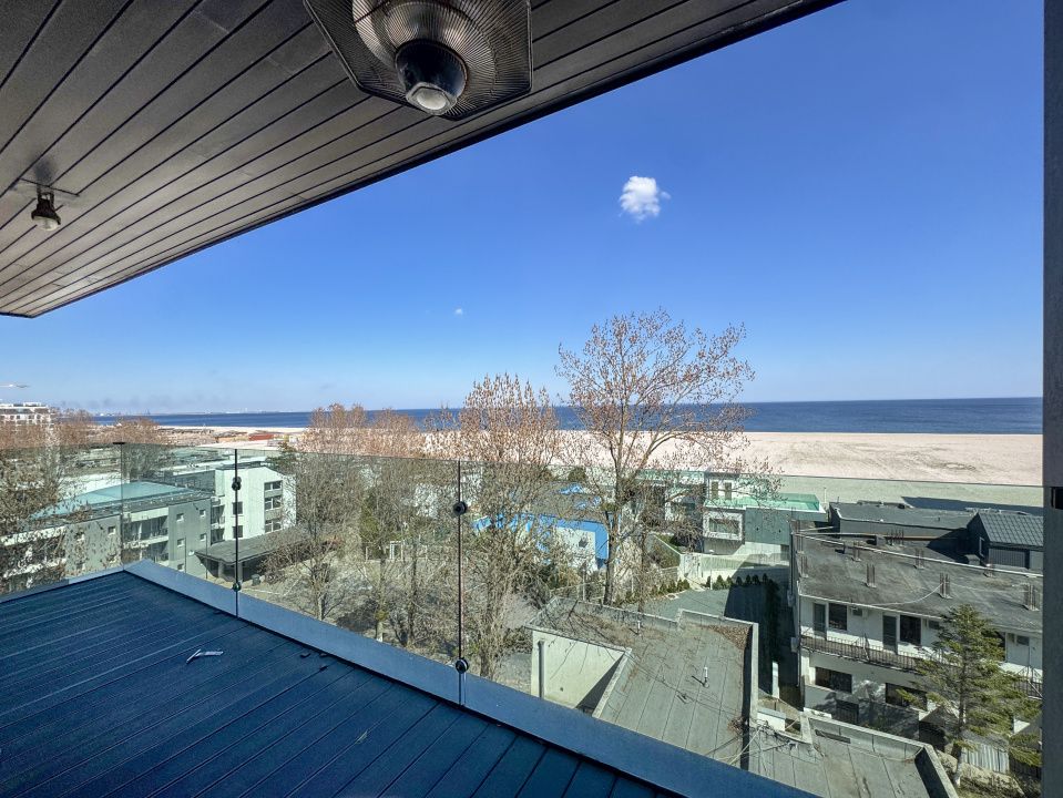 Apartament 3 camere de închiriat in Mamaia | Vedere frontală la mare | Parcare – fotografia 1 din 14