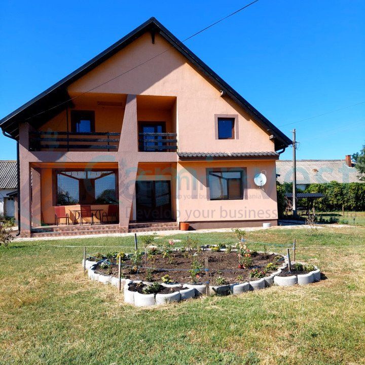 Vilă și fosta fermă 8300 mp în Valea lui Mihai, Bihor – fotografia 1 din 10