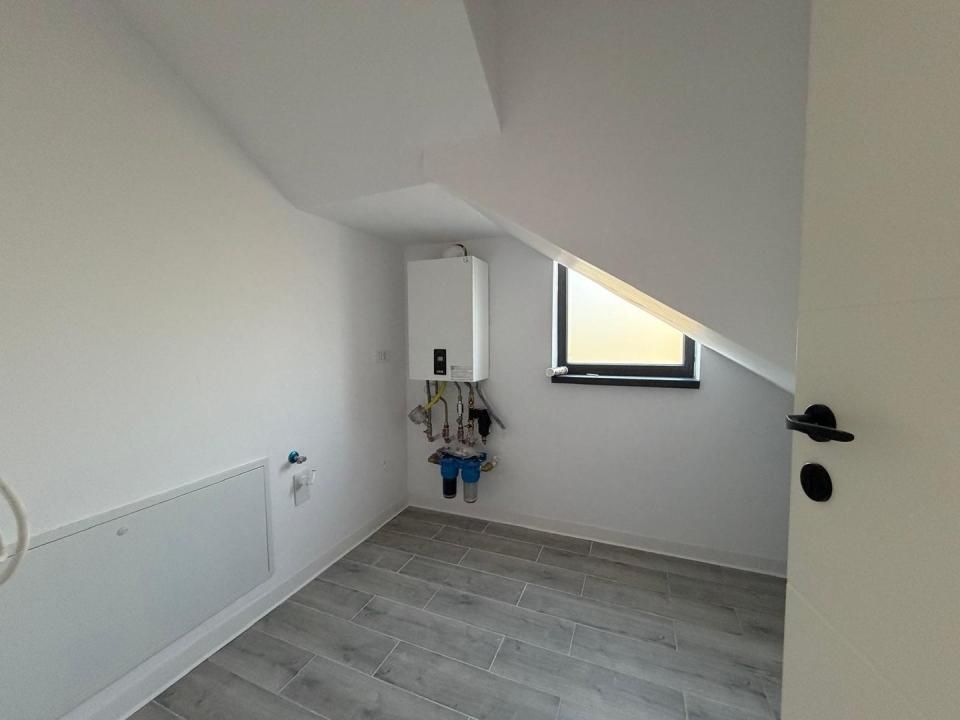 Duplex despartit | 5 camere | Garaj | Finisaje premium | 3 bai | Asfalt – fotografia 14 din 21