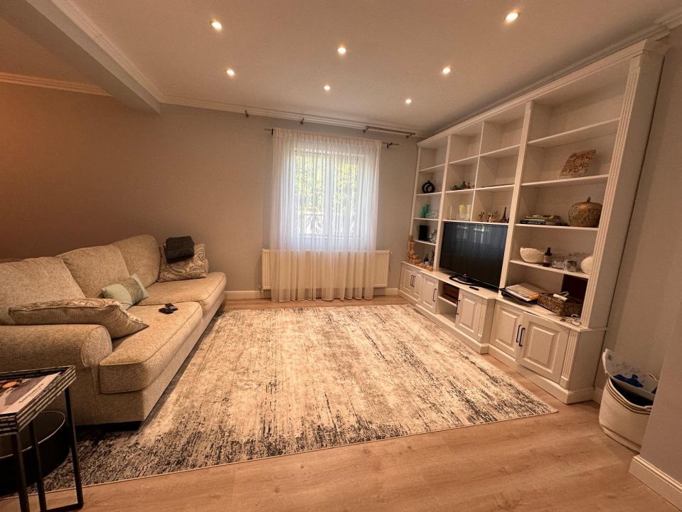 Casă de vânzare în Mamaia Sat, P+1 cu pod, 250 mp teren – fotografia 3 din 45