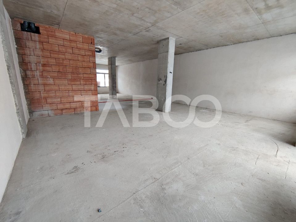 Spatiu comercial open space generos stradal cu vitrine Turnisor Sibiu – fotografia 8 din 8