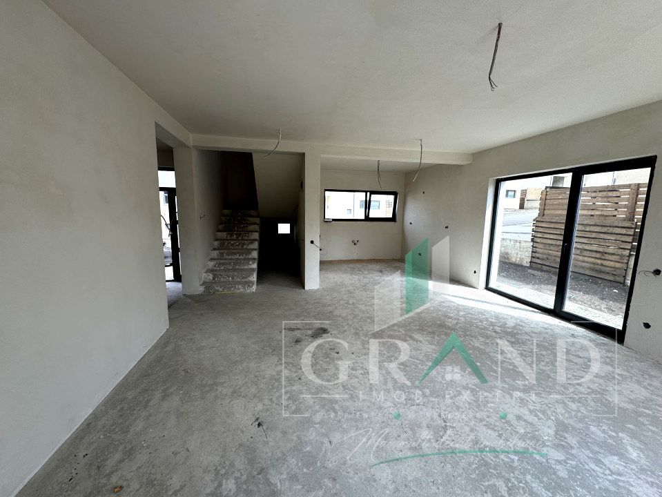 OPORTUNITATE! Casă individuală | 4 camere | 3 băi | Garaj | Teren 450 mp| Dezmir – fotografia 2 din 22