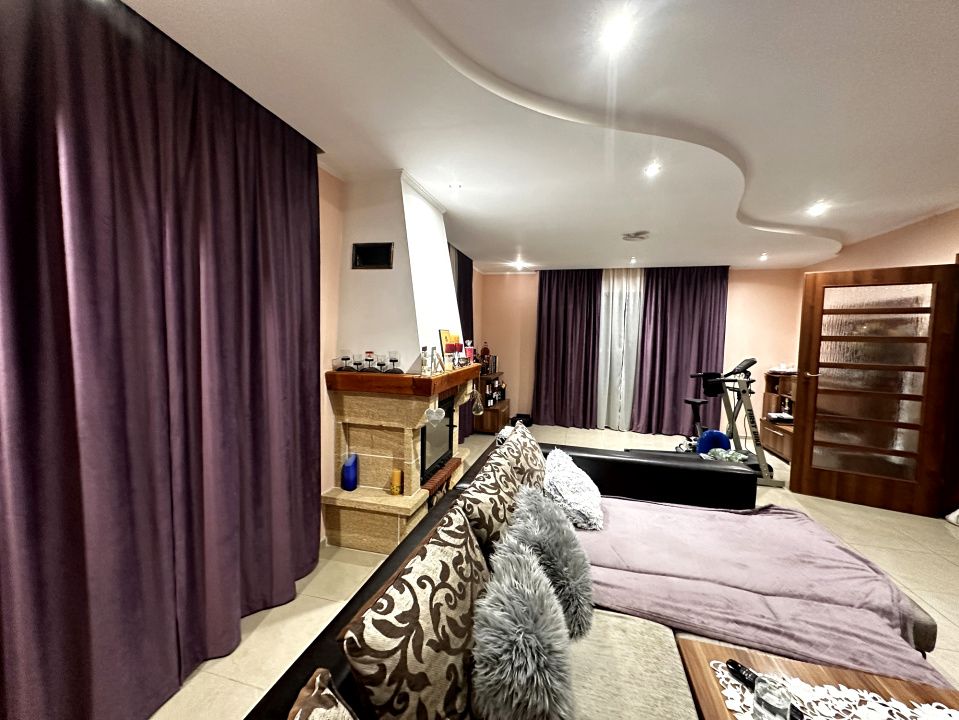 Casa D+P+1 Garaj dublu 2 Terase 925 mp Teren CETATE Kaufland Finisata Mobilata – fotografia 62 din 65