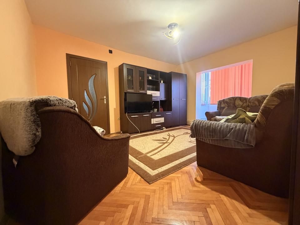 Apartament 3 camere, semidecomandat, 55 mp utili, mobilat, etaj 3 -Girocului – fotografia 2 din 10