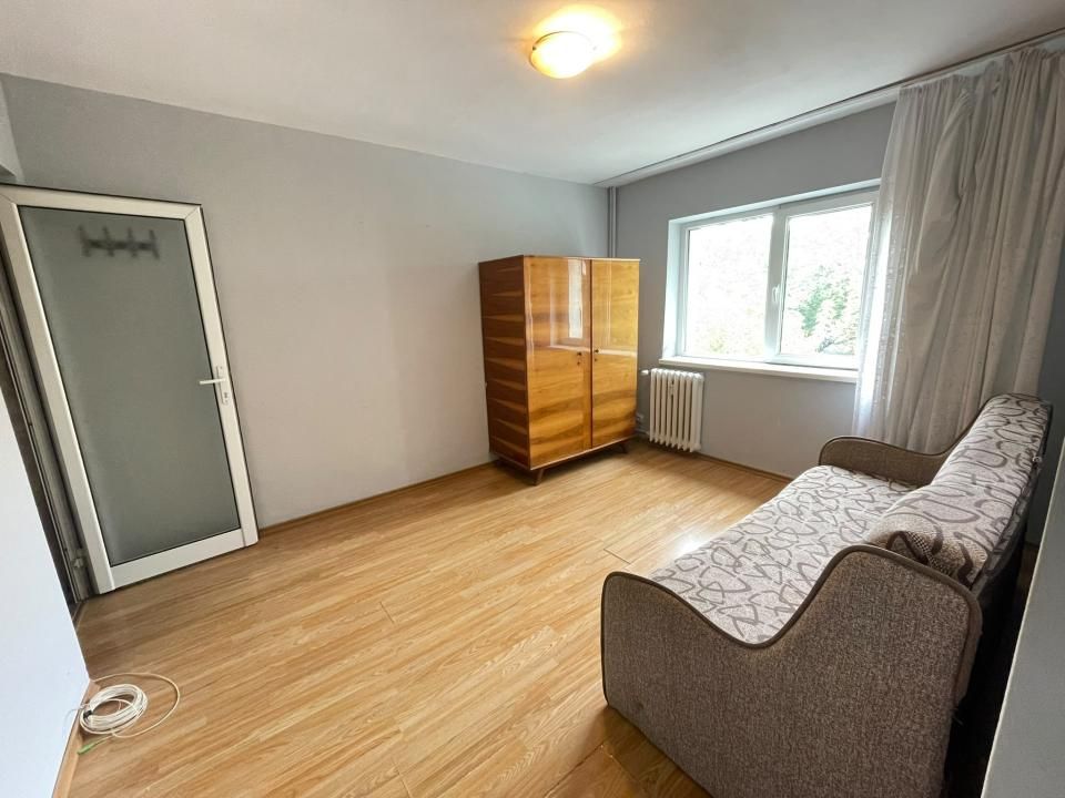 Apartament 2 camere-Podu Ros-fara risc-etaj 2 – fotografia 1 din 7