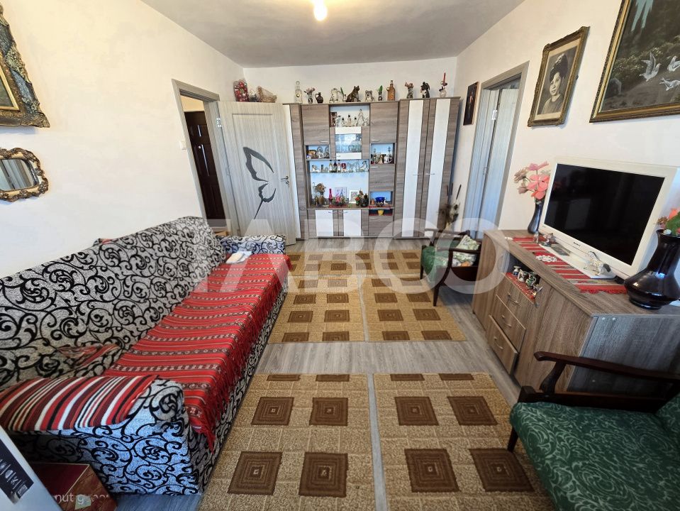 Apartament 2 camere de vanzare etaj intermediar Mihai Viteazul Sibiu – fotografia 2 din 15