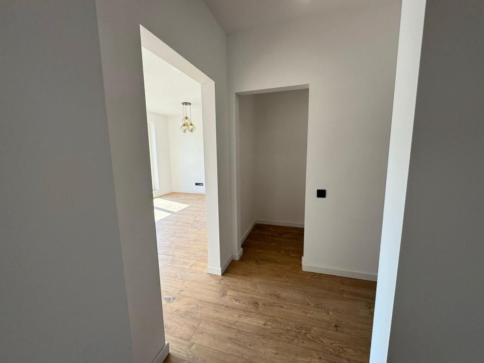 Ap 2 camere decomandate, finisat, 52 mp, 34 mp terasa, garaj, zona Terra! – fotografia 10 din 13