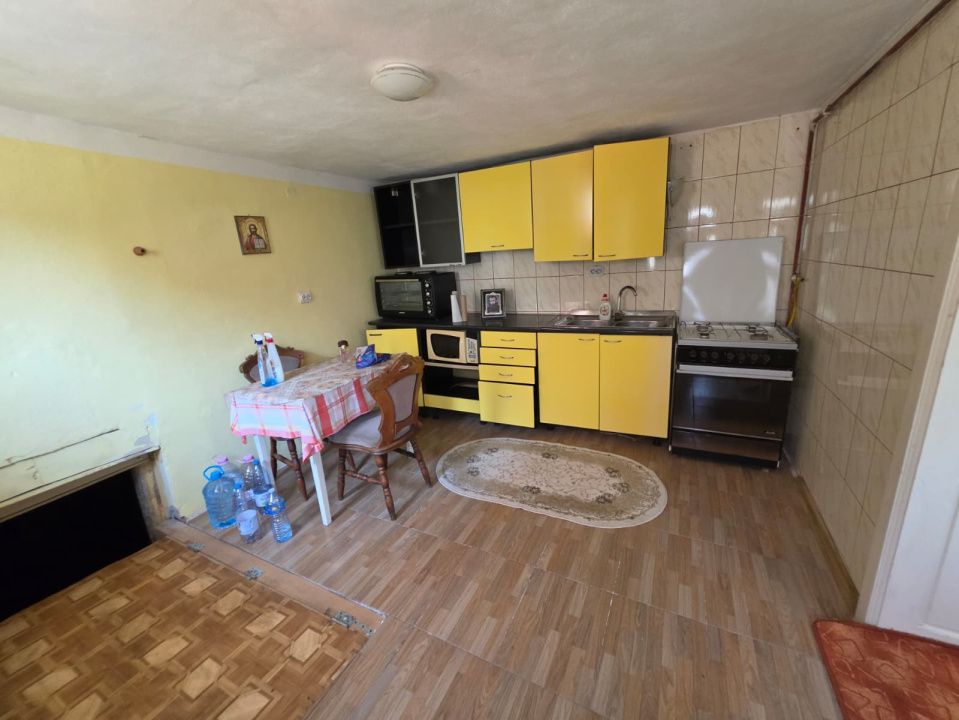 Casa la tara, Apoldul de Sus, 4 camere dormitoare, anexe, pivnita, teren 1200 mp – fotografia 30 din 43