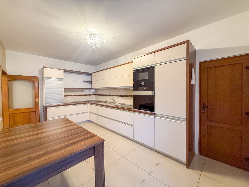 Casă elegantă, 203 mp utili + 500 mp teren - Pictor Brana, Şelimbăr, Sibiu – fotografia 9 din 28