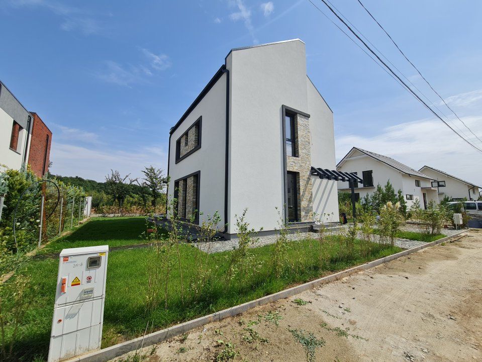 Vila 2 - Complex inchis – fotografia 1 din 14