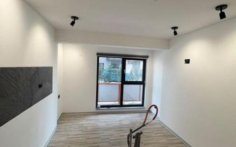 Spatiu comercial (pretabil Clinica Stomatologica sau asemenea) - zona VIVO-METRO