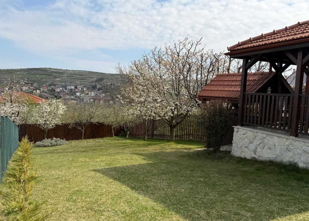 Casa tip Duplex, 166 Mp, teren 639 Mp, zona Borhanci – fotografia 1 din 7