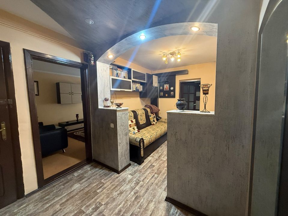 Apartament 2 camere, semidecomandat, 64 mp, zona Liceul Pedagogic – fotografia 8 din 11