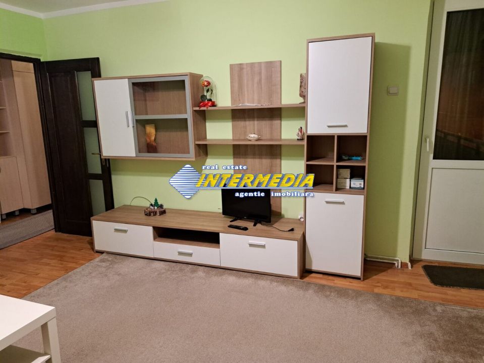 Apartament 3 camere decomandat de inchiriat Alba Iulia zona Centru – fotografia 1 din 8