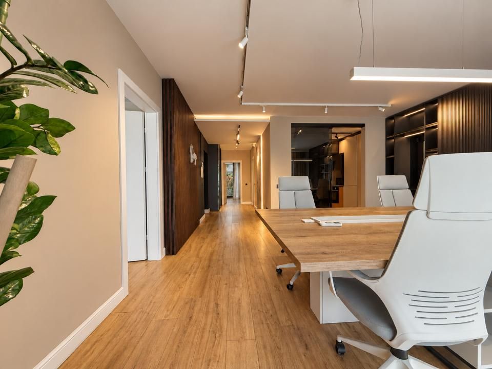 Birou modern cu terasă verde și parcare, în zona Barbu Văcărescu – fotografia 4 din 20