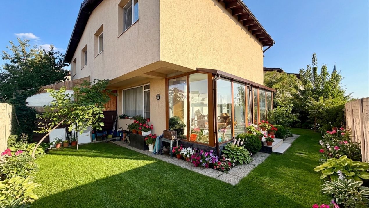 Casa de vânzare în Tunari – 3 dormitoare, curte proprie și 2 locuri de parcare – fotografia 2 din 18