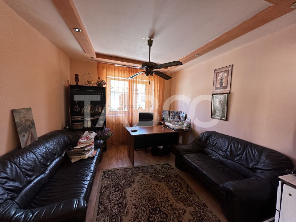 Casa de vanzare 5 camere 76 mpu 780 mp teren liber Comuna Mandra – fotografia 3 din 6