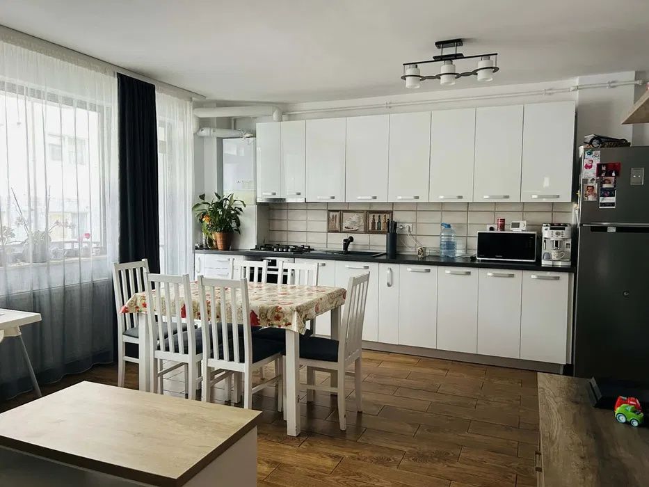 Apartament 3 camere, parcare inclusă, str. Stejarului – fotografia 2 din 8