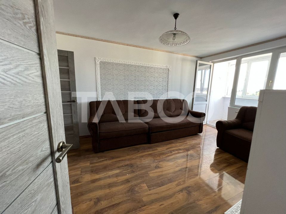 Apartament decomandat 2 camere etaj intermediar cu lift de vanzare – fotografia 2 din 4