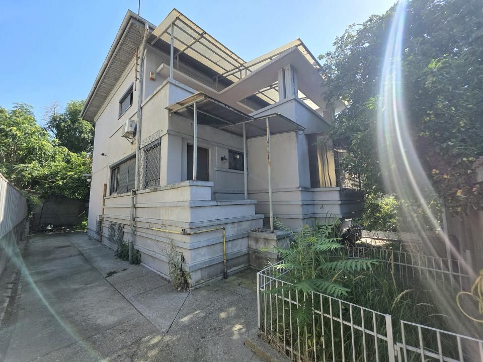 Interbelic Art Deco Villa 440 sqm + Land 566 sqm • Zona Domenii - Casin - 1 Mai – fotografia 1 din 15