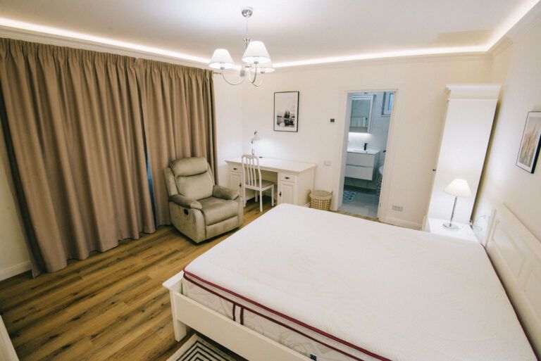 Casă renovată integral, 100 mp utili, curte 250 mp | Gruia - investitie – fotografia 8 din 21