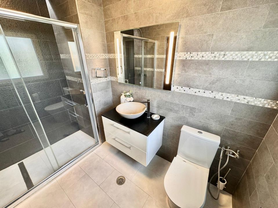 Vilă, mobilată, 350 mp utili, D+P+E | Bună Ziua – fotografia 11 din 20