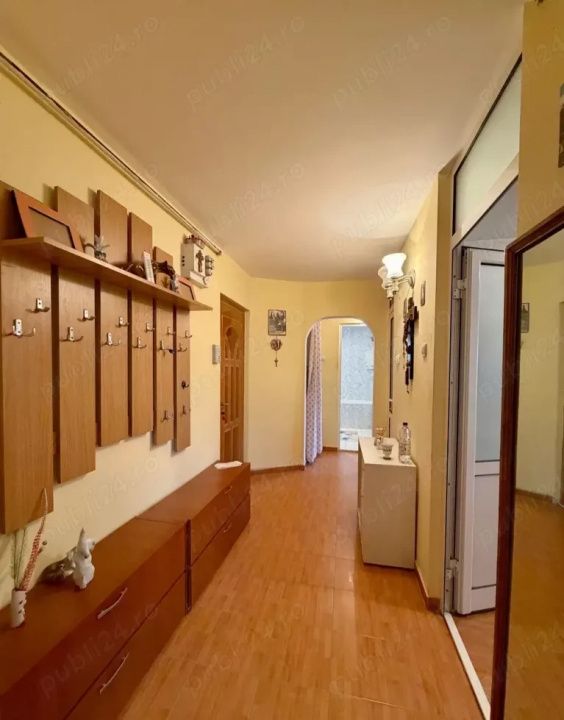 Apartament 2 camere, Zona Tolstoi, decomandat, 2 balcoane – fotografia 3 din 7
