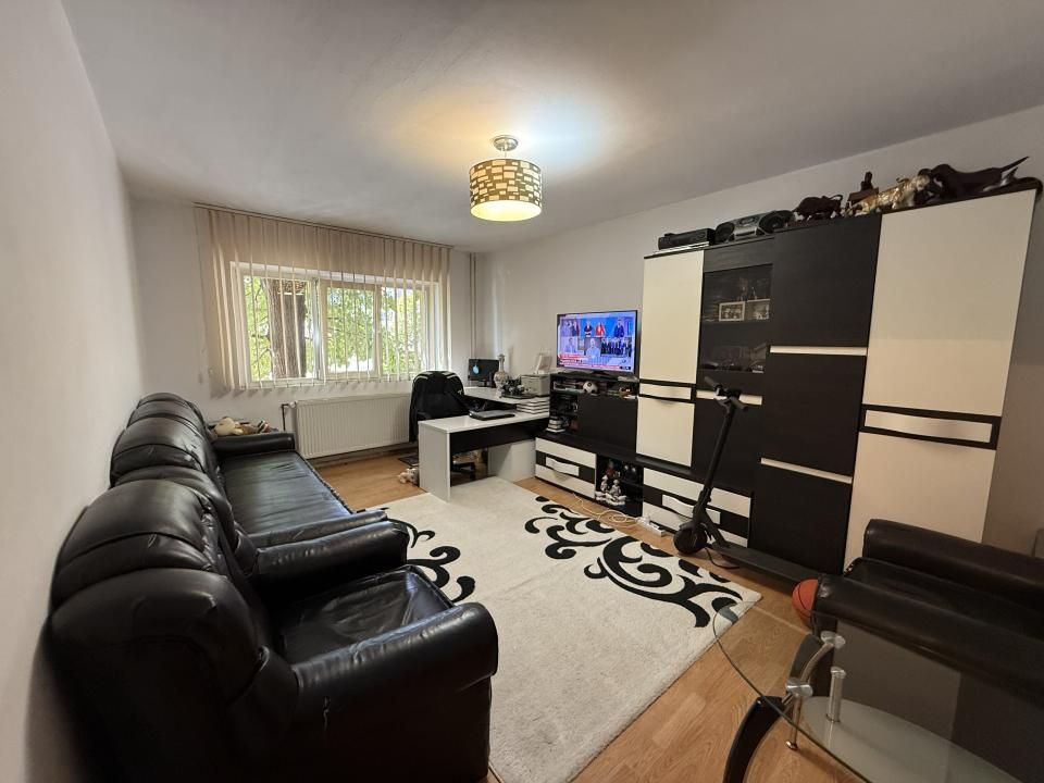 Apartament cu 3 camere, decomandat, parter - Baba Dochia – fotografia 3 din 7