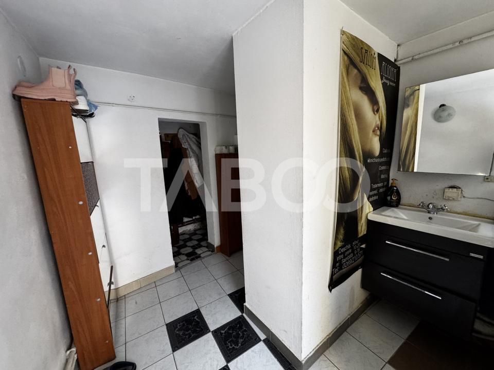 Spatiu comercial cu 2 camere 70 mpu vedere la strada Cristian Sibiu – fotografia 7 din 9