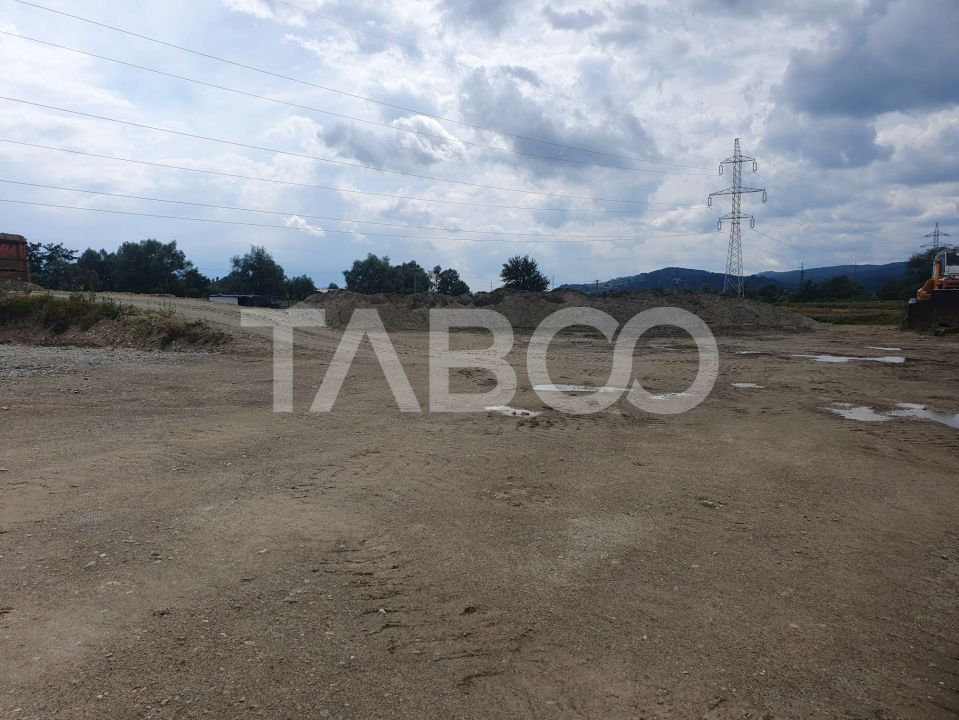 Teren si hala 42.000 mp + zona administrativa la 7 minute de Fagaras – fotografia 9 din 11