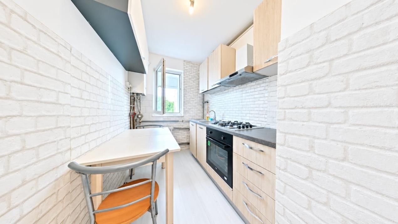 Vânzare apartament cu 3 camere, decomandat, mobilat si utilat - Bld. Griviței – fotografia 3 din 10